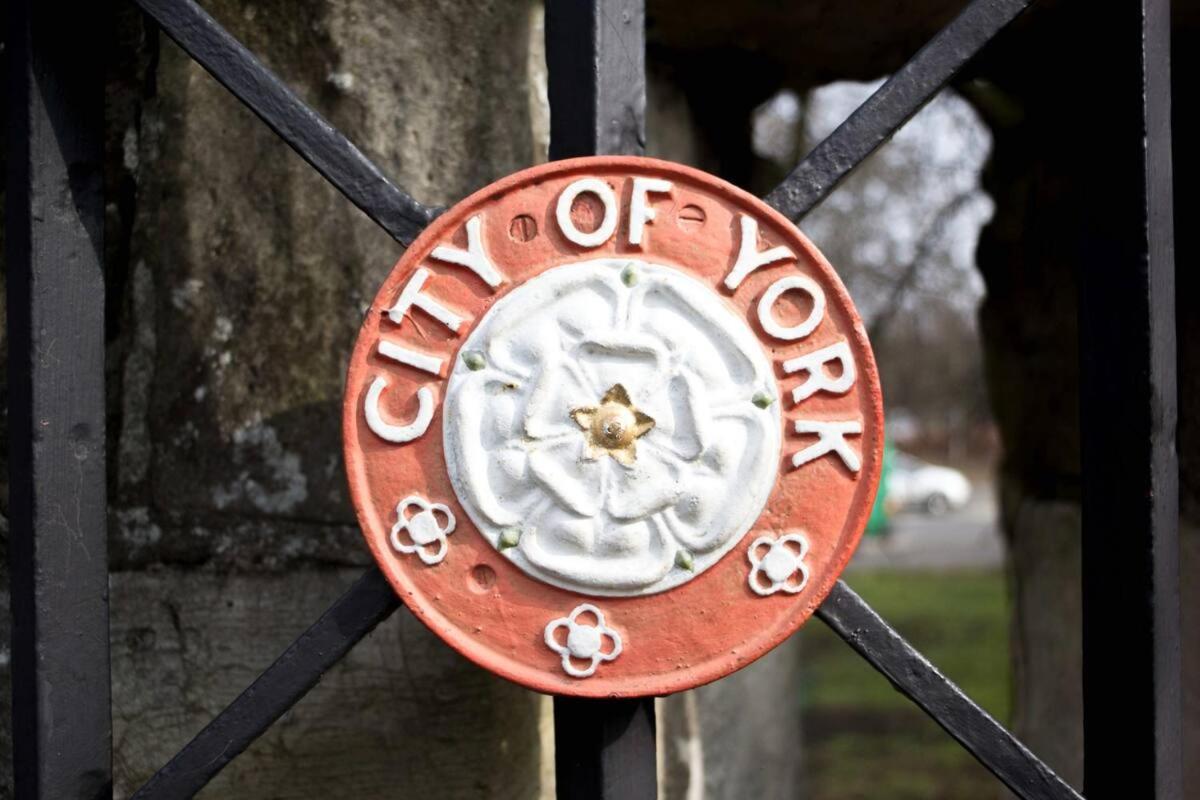 Stylish Flat Near The City Centre - Pass The Keys York Exteriör bild
